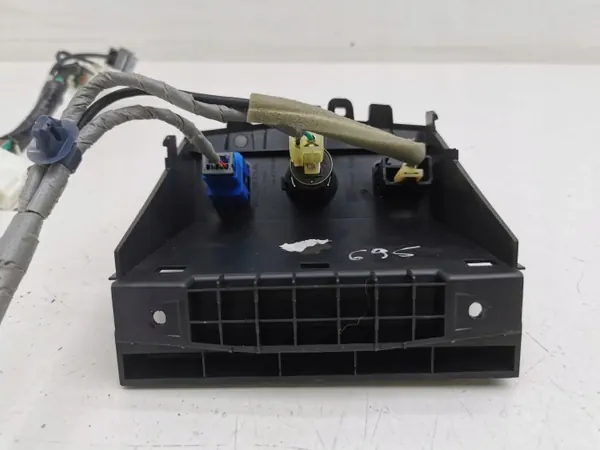 Tomada USB OEM 83410T0AK210M1 para Honda CR-V 2013 image 6