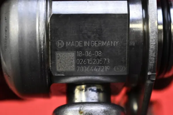 Pompe haute pression OEM 04E127025D pour Skoda Octavia image 8