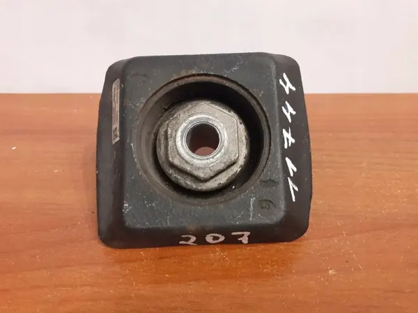 Bakre reduktorfäste OEM 11744 Mercedes-Benz E Coupé image 2