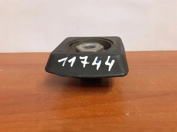 Bakre reduktorfäste OEM 11744 Mercedes-Benz E Coupé image 4