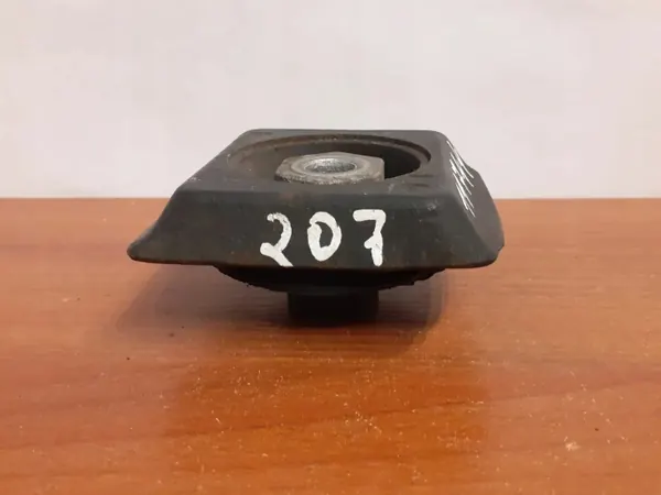 Bakre reduktorfäste OEM 11744 Mercedes-Benz E Coupé image 8