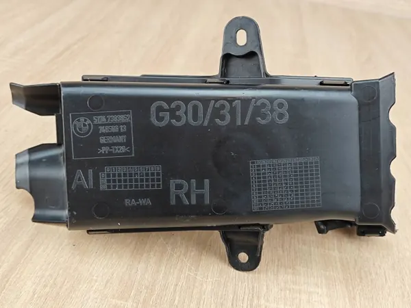 Conduto de ar do freio direito OEM 7383852 BMW G30 G31 image 4
