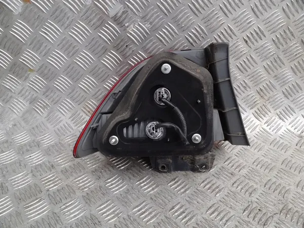 Luz trasera derecha Honda Civic VIII Sedan 03- image 3