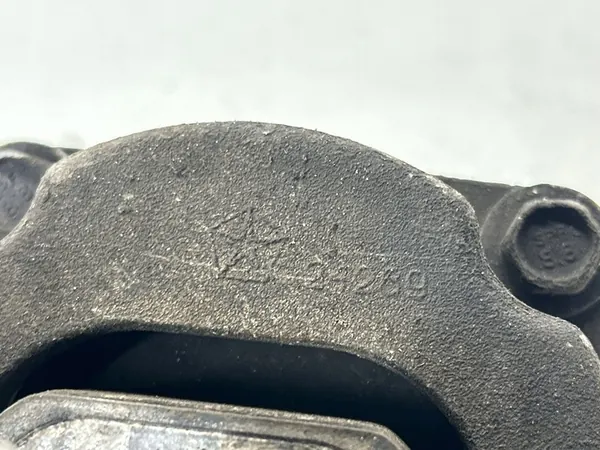 Dodge Charger 2015 Vaihteiston kiinnitys image 5