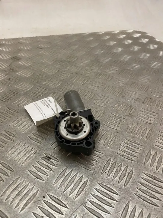 Sitzmotor Volvo XC90 OEM C37013101 - Gebraucht image 8