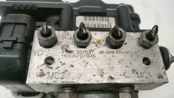 Peugeot ABS-pomp OEM 9666957480 Gebruikt image 5
