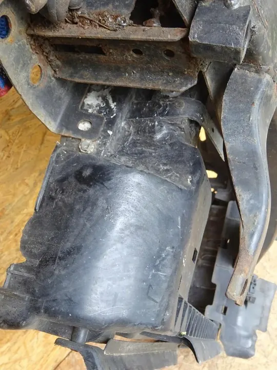 SCIROCCO III Etupuskuri Vahvistus 1K8807109 image 7