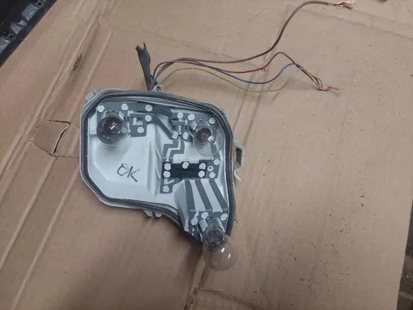 Audi A4 B7 Rückleuchten-Einsatz Rechts OEM 484062R image 3