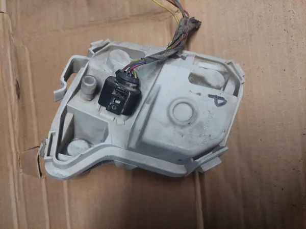 Audi A4 B7 Rückleuchten-Einsatz Rechts OEM 484062R image 4