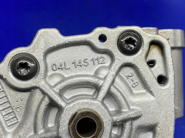 Pompe à huile OEM 04L145208H pour VW Passat B8 2.0 TDI image 10