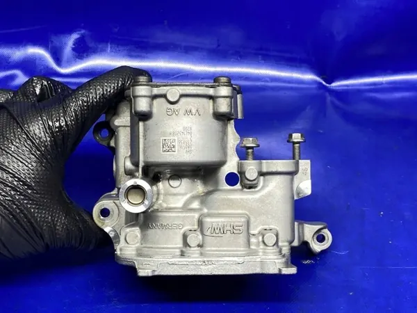 Pompe à huile OEM 04L145208H pour VW Passat B8 2.0 TDI image 7