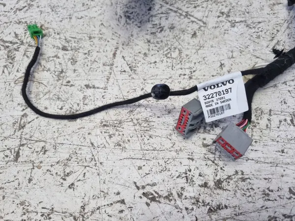 Crochet de remorquage Volvo XC40 OEM 32351483 - Occasion image 4