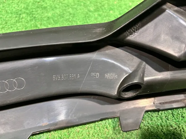 AUDI A3 8V5 SEDÁN REJILLA PARACHOQUES DELANTERA IZQUIERDA 8V5807681A image 10