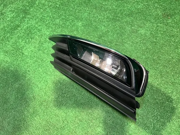 AUDI A3 8V5 SEDÁN REJILLA PARACHOQUES DELANTERA IZQUIERDA 8V5807681A image 3