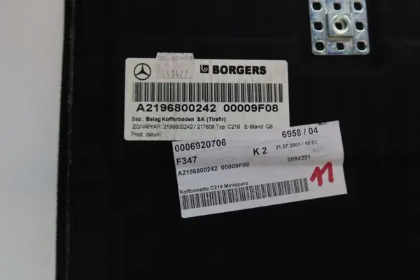 Mercedes CLS W219 bagageutrymmesmatta OEM 2196800242 image 6