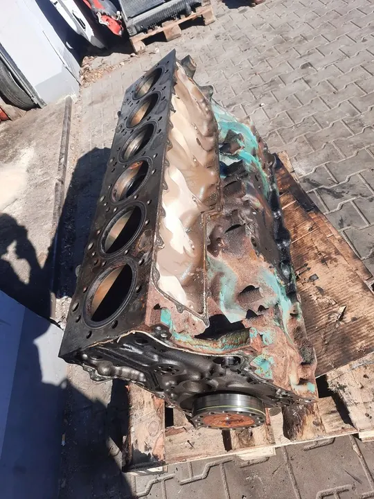 Moottorilohko Volvo FH 4 D13K image 3