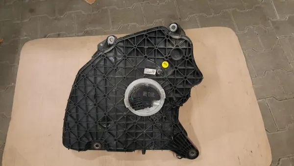 Audi AdBlue Tank & Pomp OEM 8W0131969J / 8W0131878BH image 2