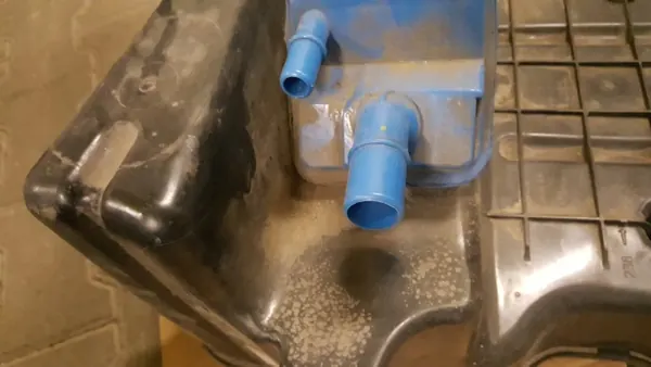 Audi AdBlue Tank & Pomp OEM 8W0131969J / 8W0131878BH image 3