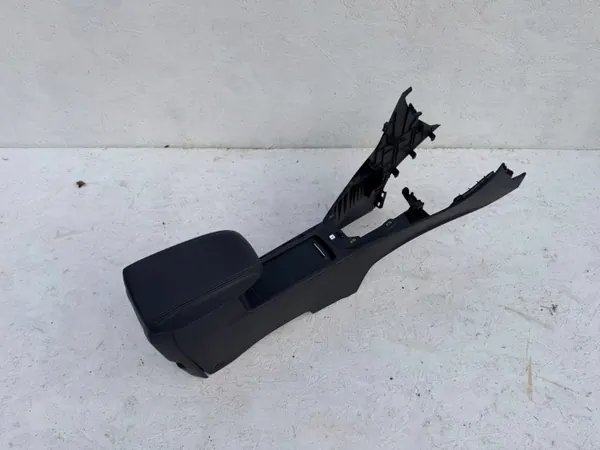 Accoudoir cuir Ford Focus MK3 OEM F1EB-A045M62-CHW image 2