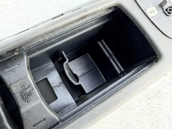Accoudoir cuir Ford Focus MK3 OEM F1EB-A045M62-CHW image 5