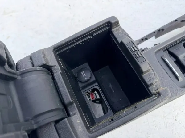 Accoudoir cuir Ford Focus MK3 OEM F1EB-A045M62-CHW image 6