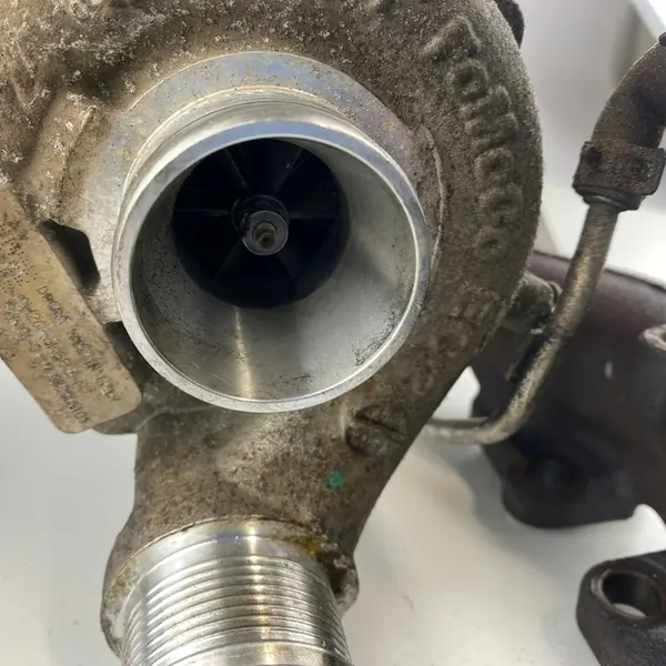 Rechter turbocharger Land Rover 3.0 Jaguar XF XJ 306DT image 3