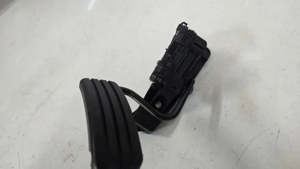 Potentiomètre de pédale d'accélérateur OEM 8200007513 image 2