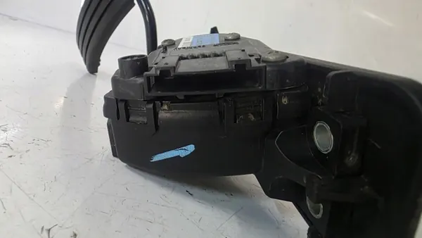 Potentiomètre de pédale d'accélérateur OEM 8200007513 image 4
