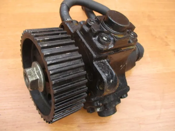 Brandstofinjectiepomp Opel Insignia Astra J 2.0 CDTI 0445010193 image 10