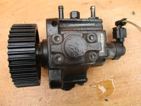 Brandstofinjectiepomp Opel Insignia Astra J 2.0 CDTI 0445010193 image 4