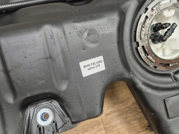 BMW F30 F31 F32 F33 F36 Diesel Fuel Tank with Pump 7294609 image 3
