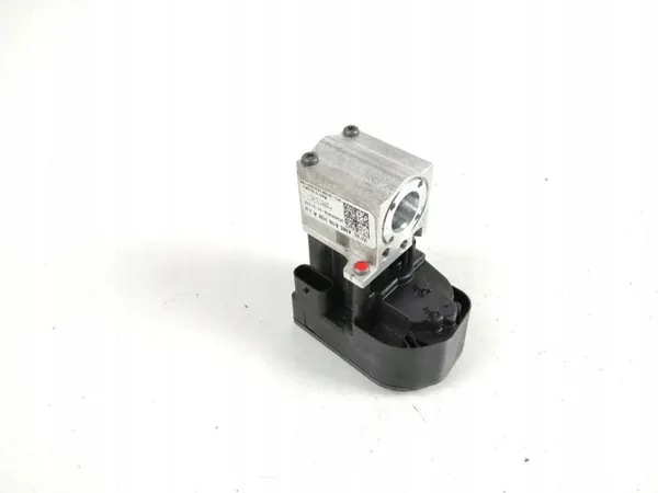 Válvula de calefacción Porsche Taycan OEM 4M0816702A image 2