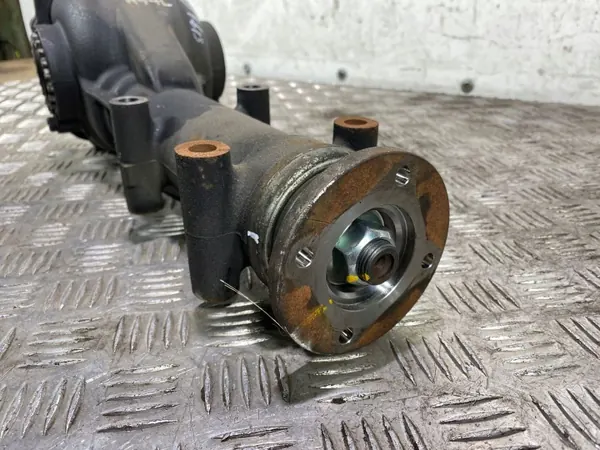 Subaru R44L Bakre differential - Begagnad OEM-del image 3