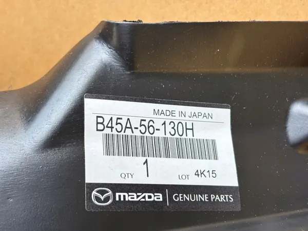 MAZDA 3 III BM 2013-2017 Främre Höger Skärm image 5