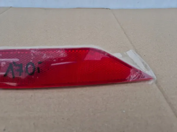 VW Touran II Oikea Puskureiden Heijastin 1T0945106C image 2