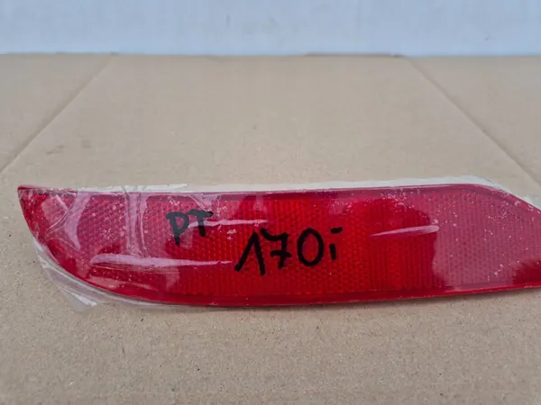 VW Touran II Oikea Puskureiden Heijastin 1T0945106C image 4