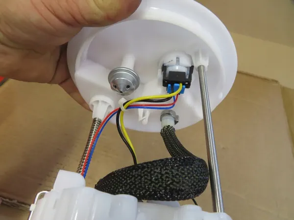 Bomba de Combustível Fiat Panda III 1.2 1.4 2012- OEM 51885821 image 8