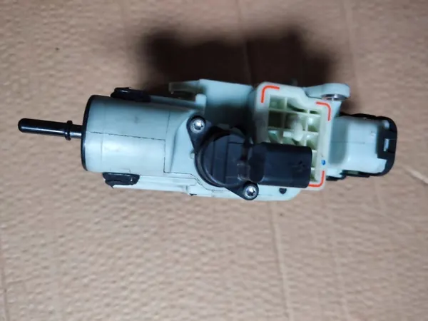 Volkswagen Crafter AdBlue-pumppu OEM 1928499093 image 5