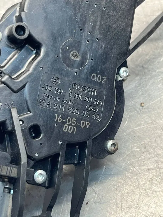 Mercedes-Benz E W211 2008 Heckwischermotor A2118200342 image 3