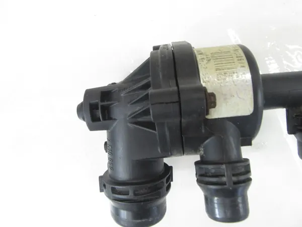 Carcasa de termostato BMW E46 E81 E82 E87 E88 E90 N42 N46 image 2