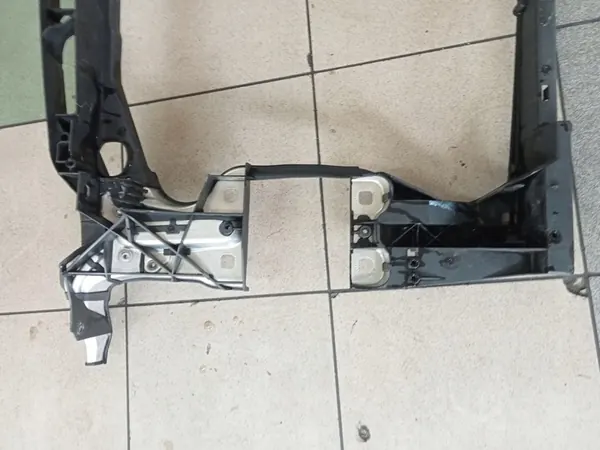 Para-choque dianteiro Venus LTD 8K5807067AGRU image 2