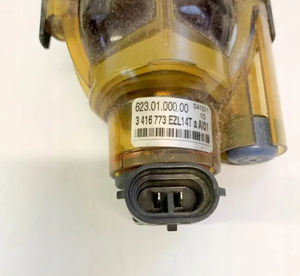 BMW X3 E83 2004 Farol de Neblina Direito image 3