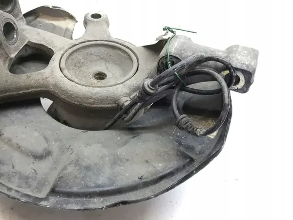 MERCEDES W204 Mozzo Direzionale Sinistro A2043322901 image 3