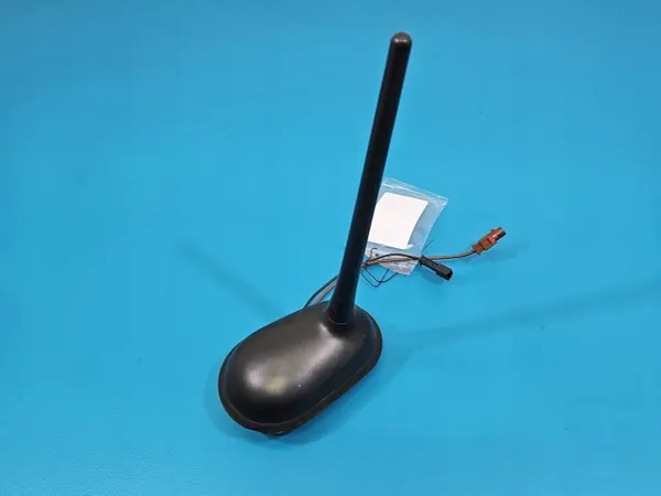 Antena Mercedes OEM A1698202675 - Usado image 2