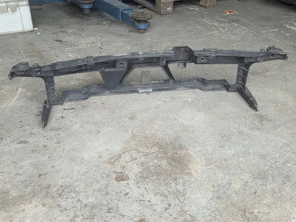 SCENIC II 03-06 Frontträger 8200140174 image 2