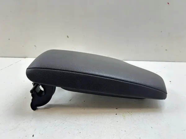 Accoudoir console BMW OEM MAM83736 - État utilisé image 4