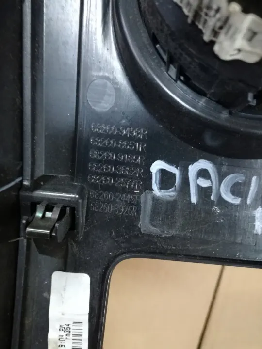 Dacia Duster I Kühlergrillrahmen OEM 68260-9185R image 3