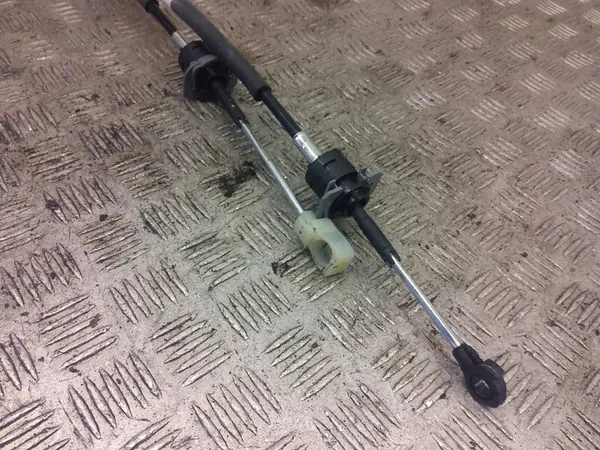 Hyundai i10 Gear Cable OE 43794B4000 image 6