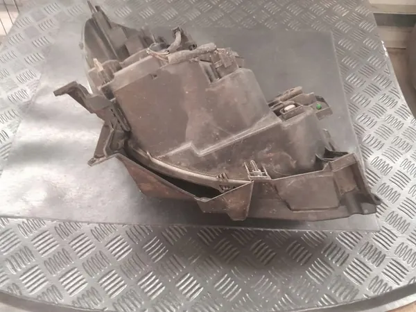 Lanterna Frontal Esquerda Renault Clio III 7701061071 image 6