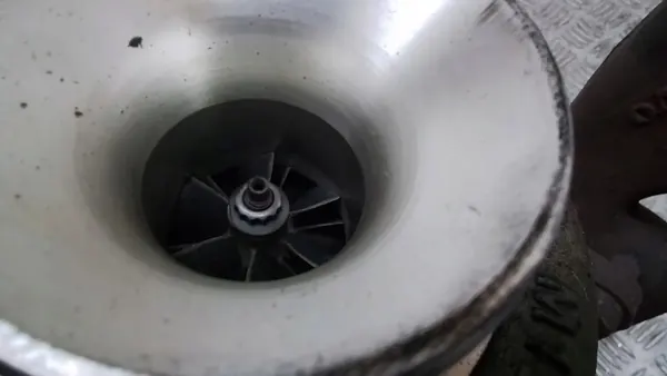 Turbocompressor usado OEM 31219857 para Volvo XC70 II image 5